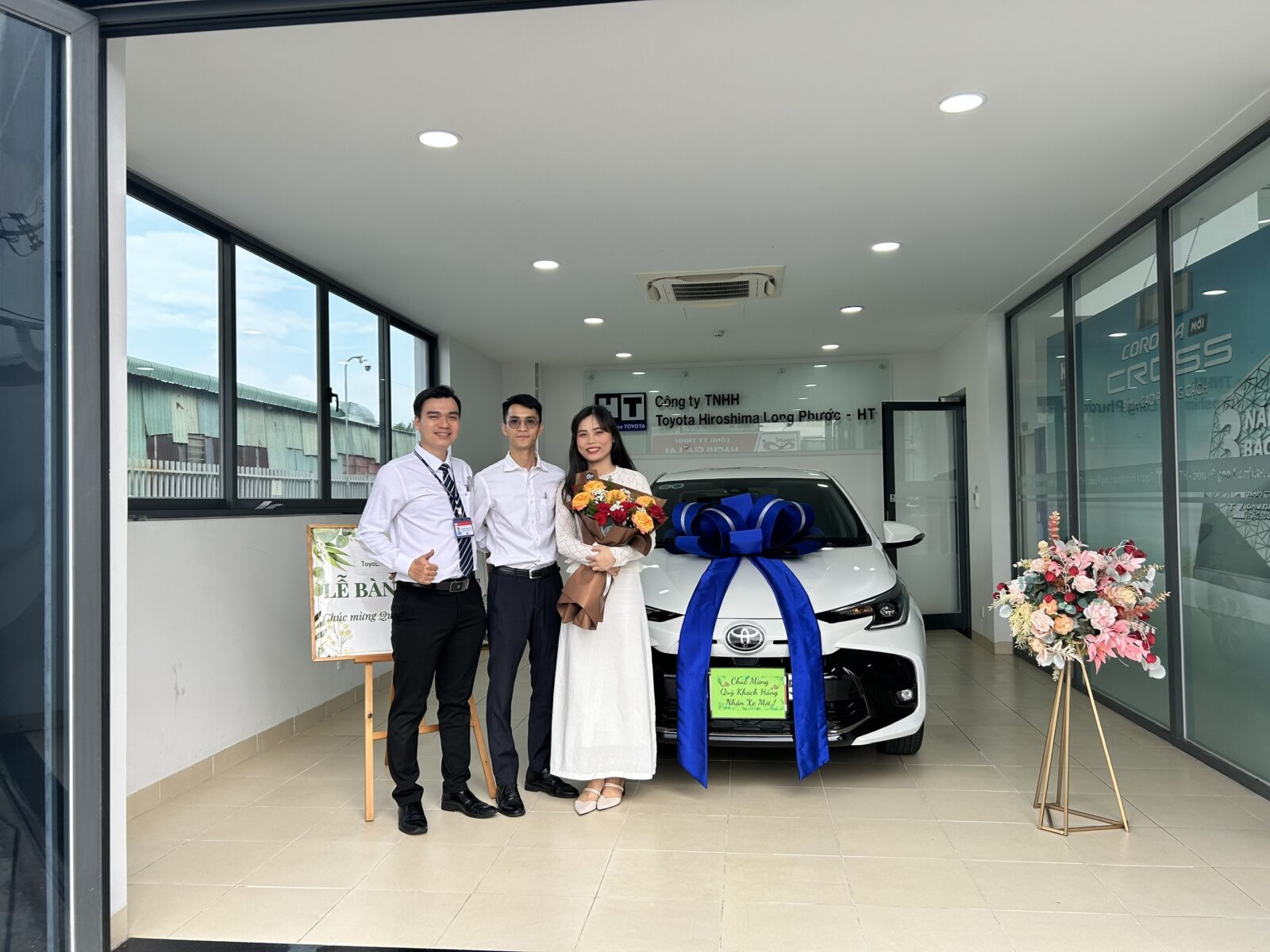 z6145484566733 a5452e8f13a32d4b5ea8ddd4ed3d6c3b Lễ Bàn Giao Xe Toyota Vios Tại Toyota Long Phước | Dịch Vụ Chuyên Nghiệp