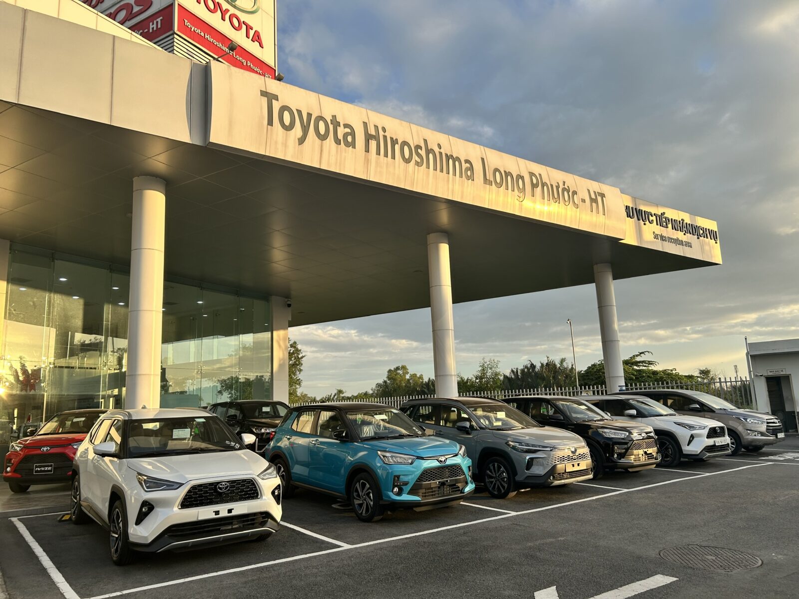 Showroom Toyota Long Phước
