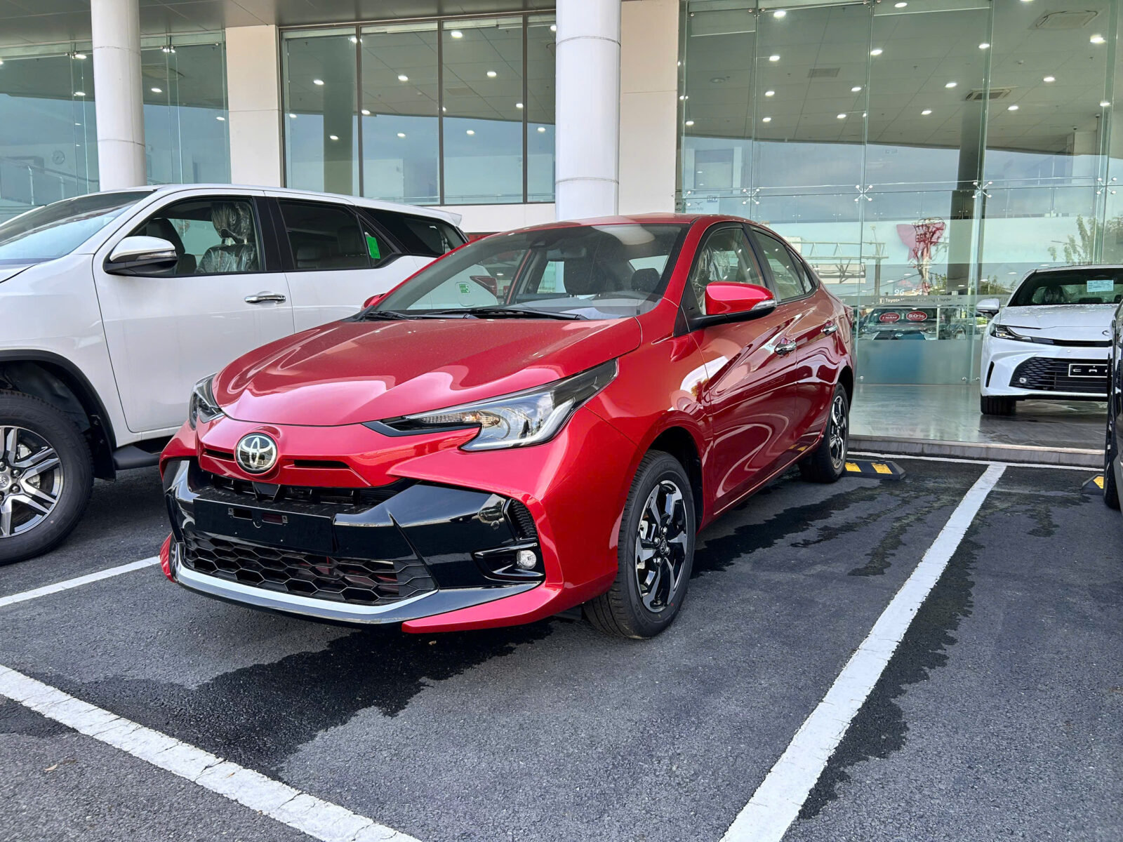 Giá xe Toyota